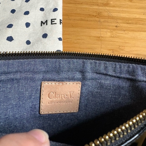 GUC Clare V.-Patent Geometric Flat Clutch.